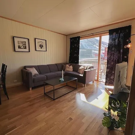 Cozy 1-bedroom In * 롱이어비엔